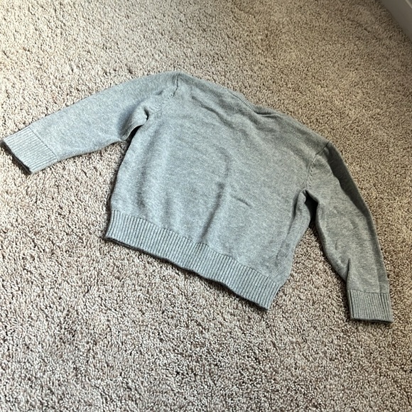 V neck pull over sweater - Picture 3 of 3